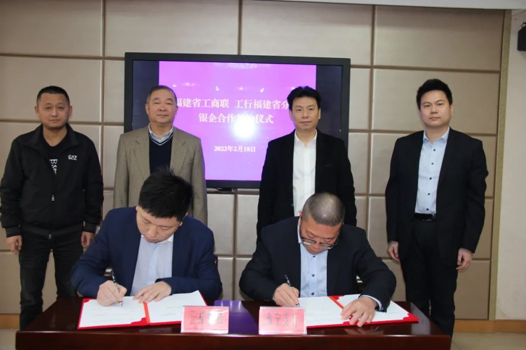 簽約1-ee4c8afd-2385-4748-8d73-b38101d55945.jpg 簽約1-ee4c8afd-2385-4748-8d73-b38101d55945.jpg